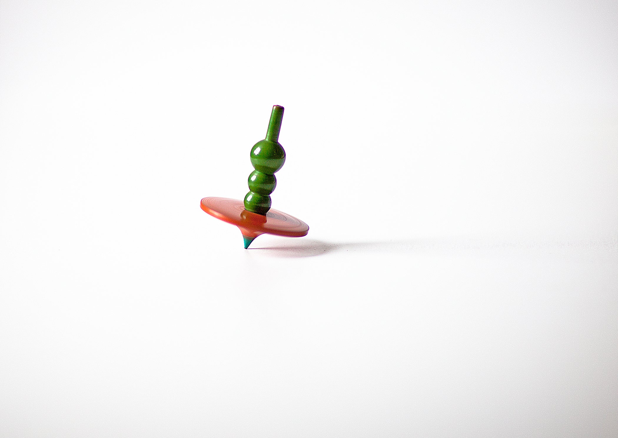 lato - wood spinning tops