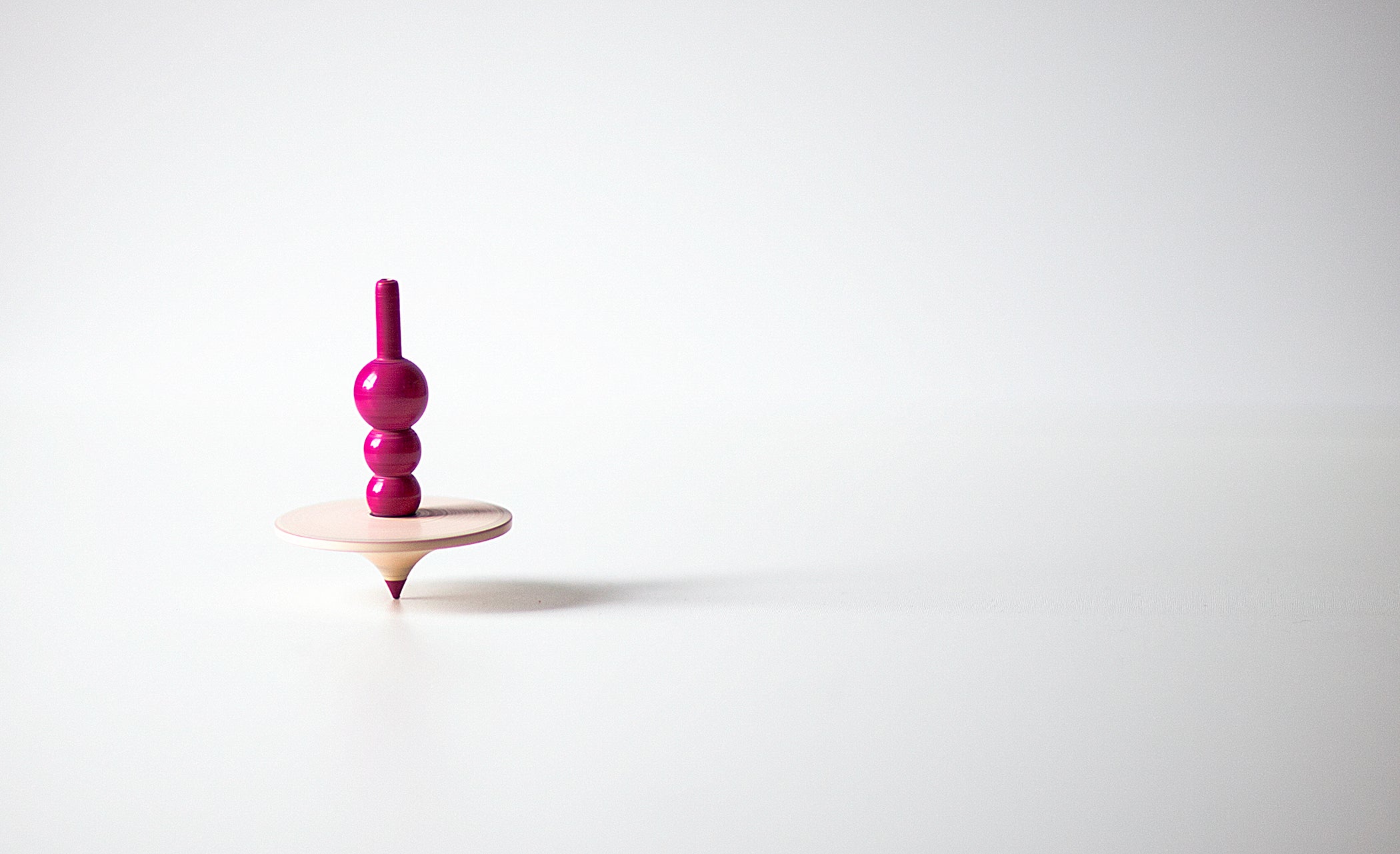 lato - wood spinning tops