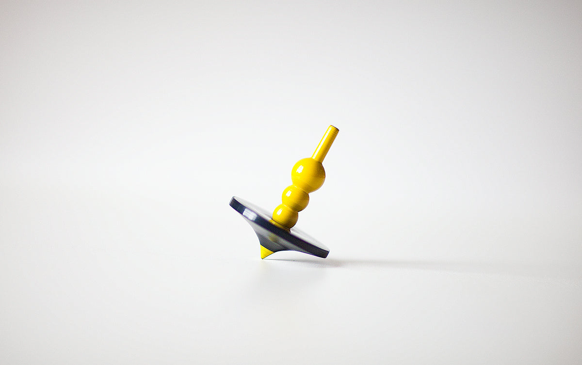 lato - wood spinning tops